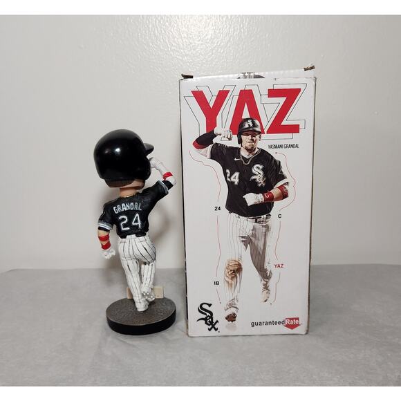 Yasmani Grandal Chicago White Sox 2022 MLB SGA Bobblehead Pre-owned - Picture 6 of 6